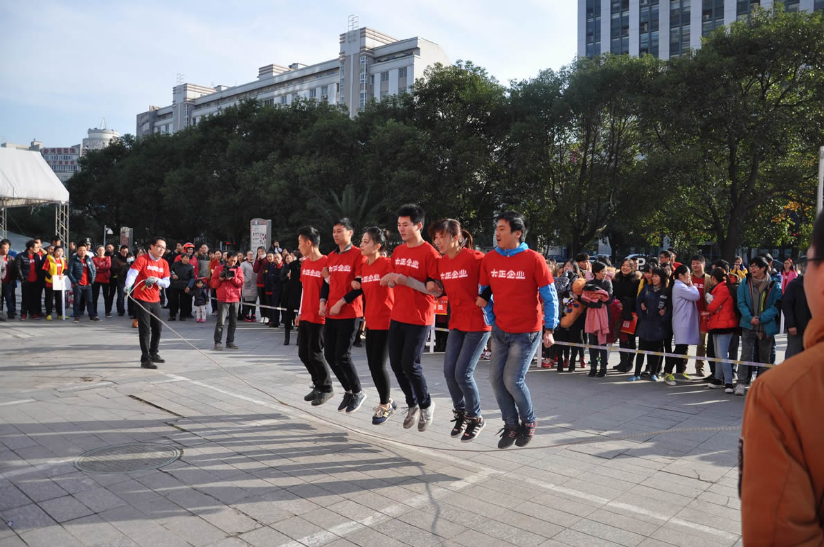 亚博企业蝉联长江国际“招行杯”跳长绳比赛冠军